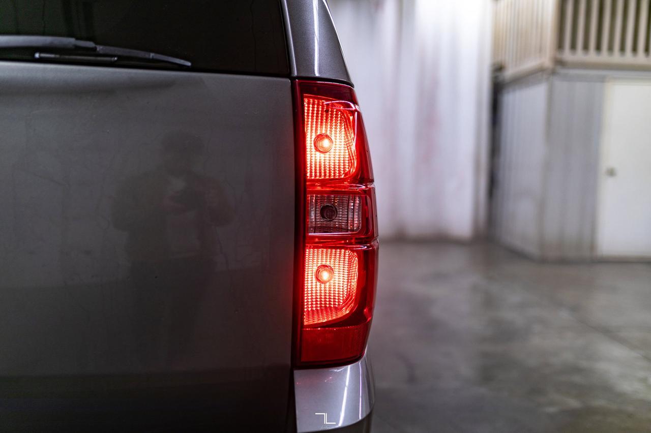 2009 Chevrolet Suburban 2500 4x4 LS PSeat 8 Passenger Red Deer AB