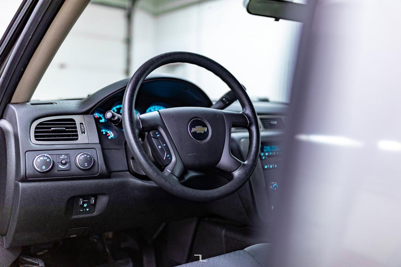 2009 Chevrolet Suburban 2500 4x4 LS PSeat 8 Passenger Red Deer AB