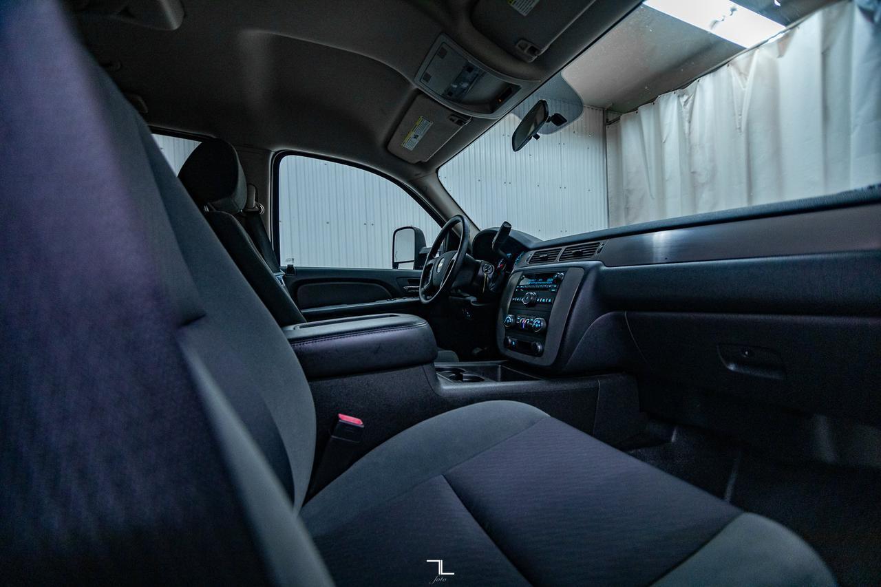2009 Chevrolet Suburban 2500 4x4 LS PSeat 8 Passenger Red Deer AB