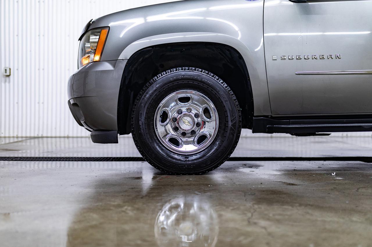 2009 Chevrolet Suburban 2500 4x4 LS PSeat 8 Passenger Red Deer AB