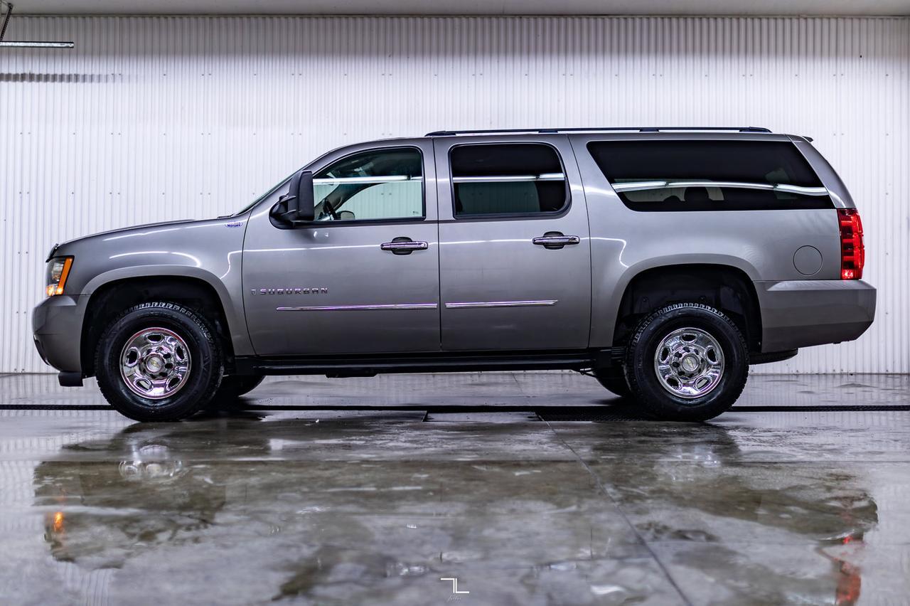 2009 Chevrolet Suburban 2500 4x4 LS PSeat 8 Passenger Red Deer AB