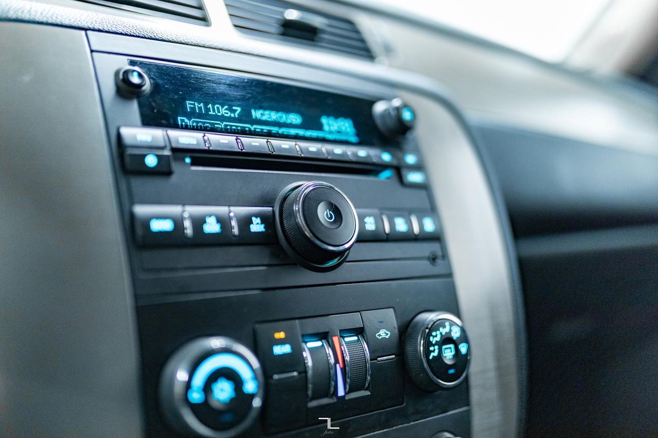 2009 Chevrolet Suburban 2500 4x4 LS PSeat 8 Passenger Red Deer AB