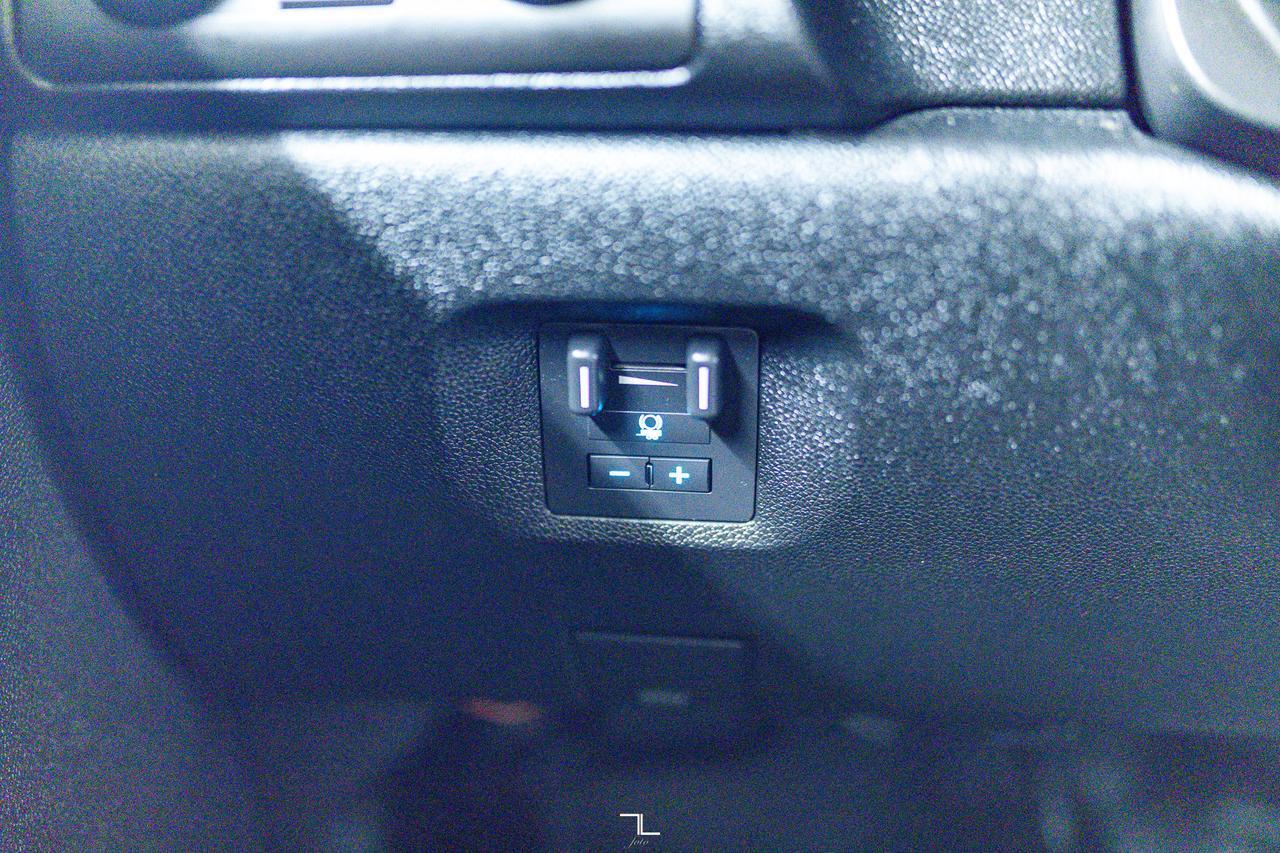 2009 Chevrolet Suburban 2500 4x4 LS PSeat Red Deer AB