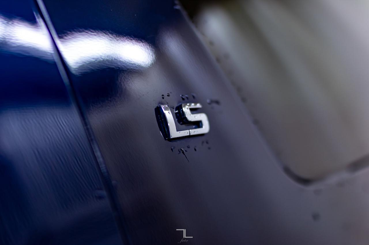 2009 Chevrolet Suburban 4x4 2500 LS Third Row Seating Red Deer AB