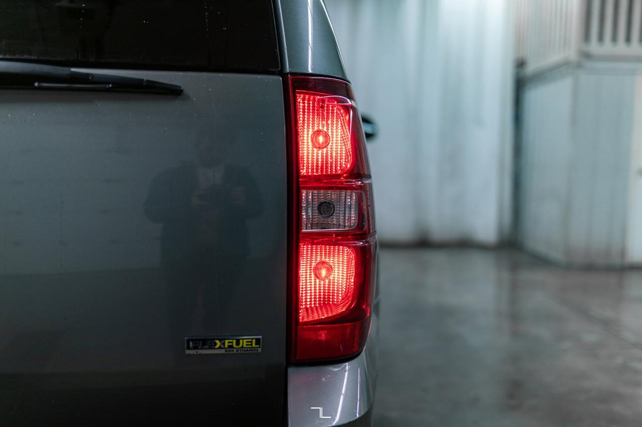 2009 Chevrolet Tahoe 4x4 LS PSeat 3rd Row Red Deer AB