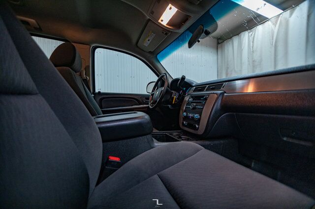 2009 Chevrolet Tahoe 4x4 LS PSeat 3rd Row Red Deer AB