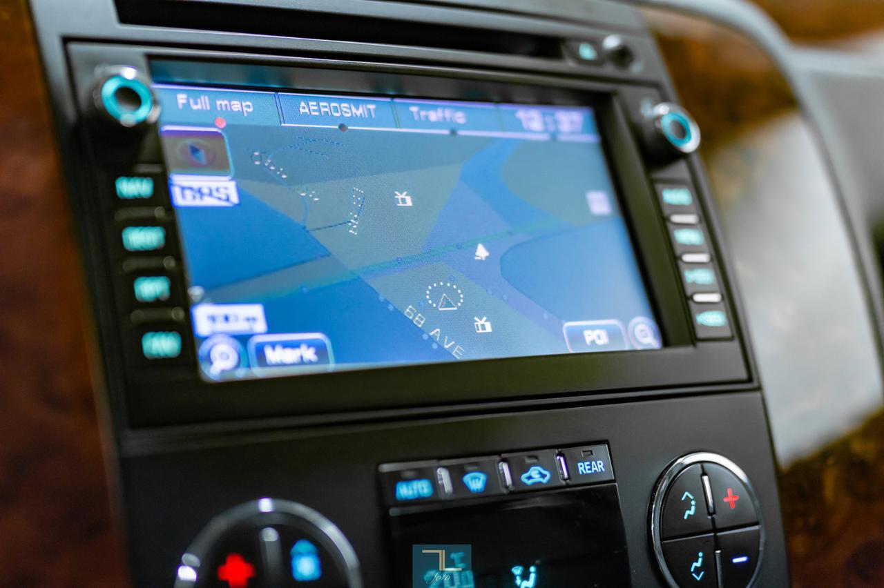 2009 Chevrolet Tahoe 4x4 LT Leather Nav BCam 3rd Row Red Deer AB