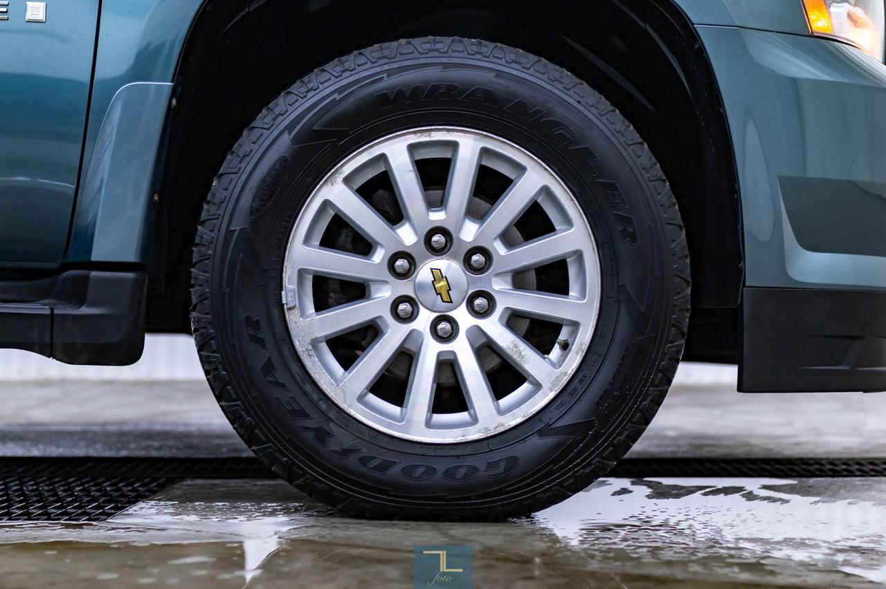 2009 Chevrolet Tahoe 4x4 LT Leather Nav BCam 3rd Row Red Deer AB