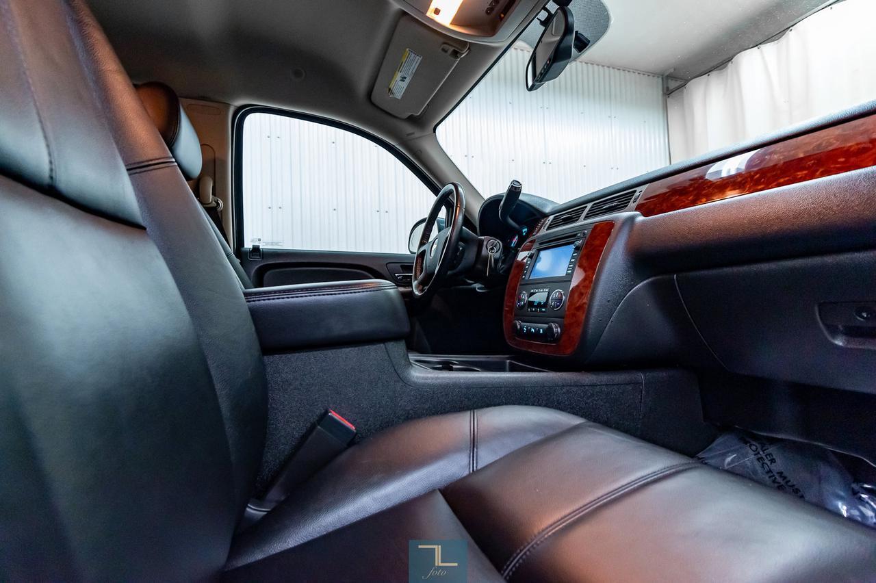 2009 Chevrolet Tahoe 4x4 LT Leather Nav BCam 3rd Row Red Deer AB