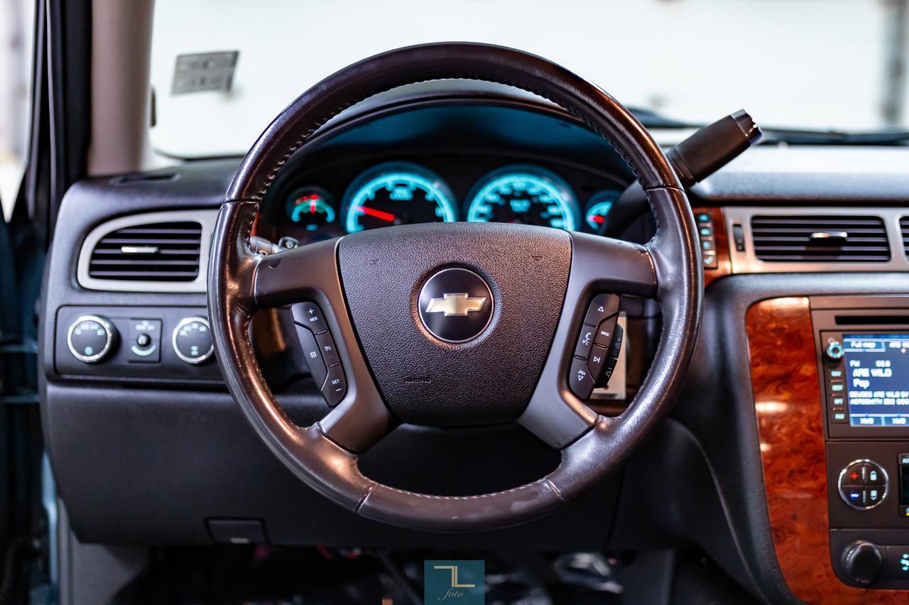 2009 Chevrolet Tahoe 4x4 LT Leather Nav BCam 3rd Row Red Deer AB