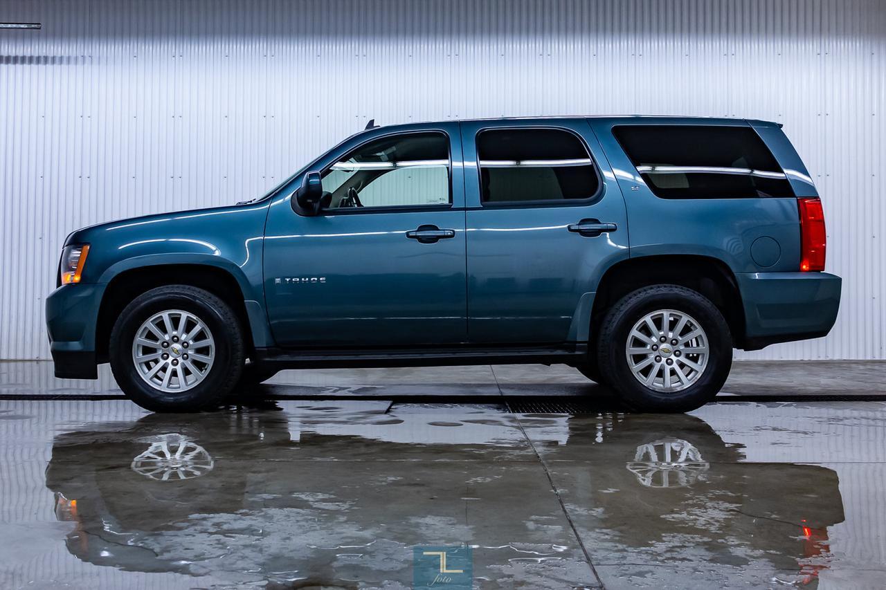 2009 Chevrolet Tahoe 4x4 LT Leather Nav BCam 3rd Row Red Deer AB