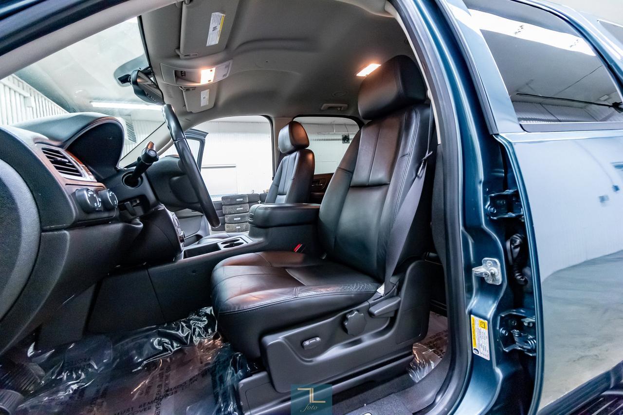 2009 Chevrolet Tahoe 4x4 LT Leather Nav BCam 3rd Row Red Deer AB