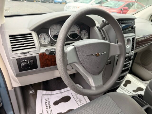 2009 Chrysler Town & Country