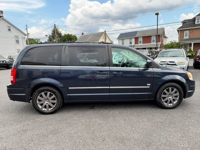 2009 Chrysler Town & Country Touring 25th Anniversary Edition Whitehall PA