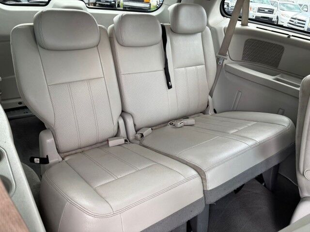 2009 Chrysler Town & Country Touring 25th Anniversary Edition Whitehall PA
