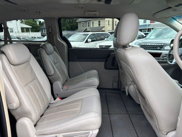 2009 Chrysler Town & Country Touring 25th Anniversary Edition Whitehall PA
