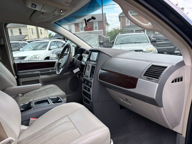 2009 Chrysler Town & Country Touring 25th Anniversary Edition Whitehall PA