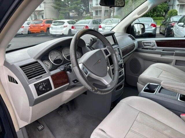 2009 Chrysler Town & Country Touring 25th Anniversary Edition Whitehall PA