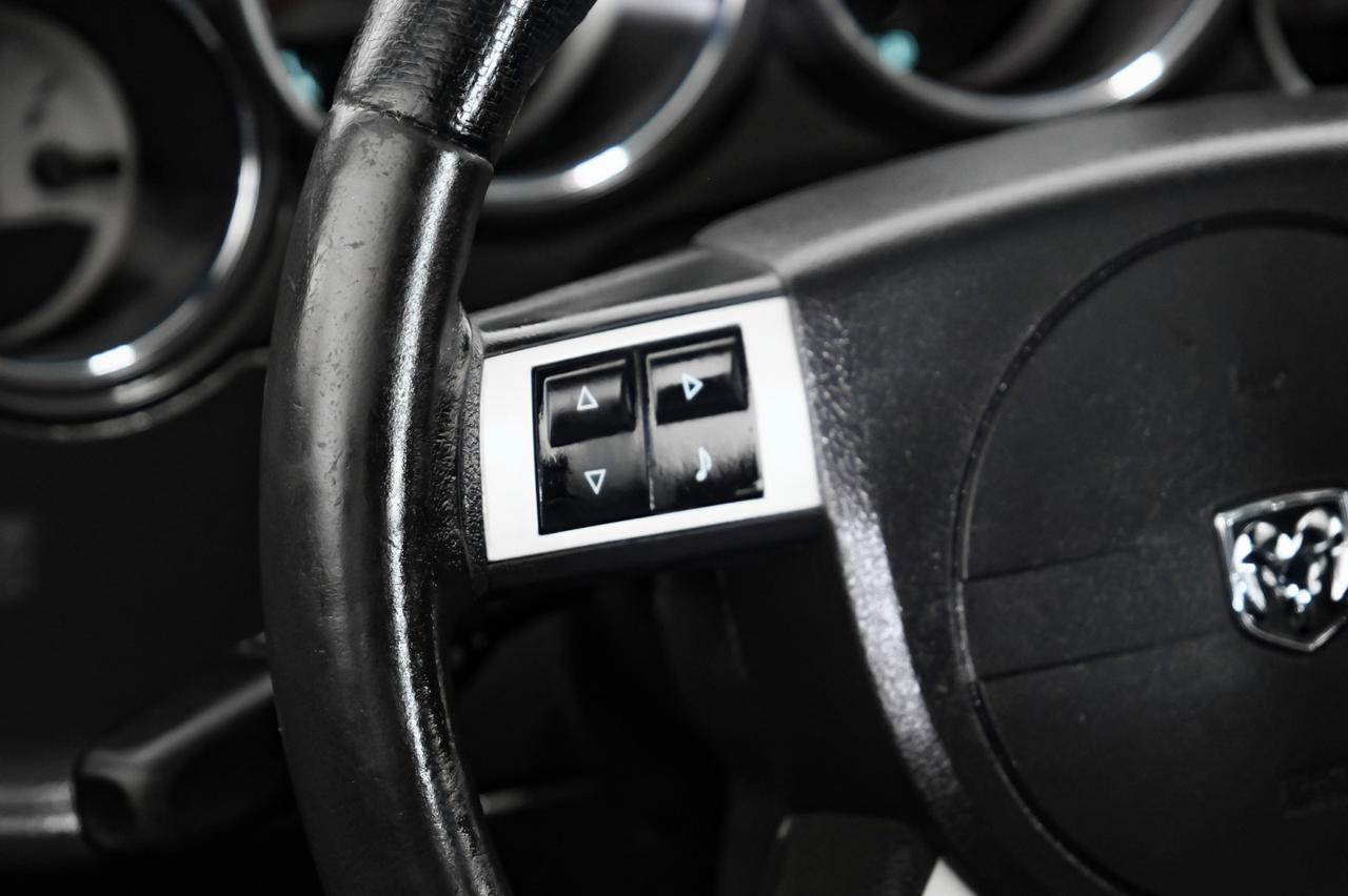 2009 Dodge Challenger SRT8 AUTOMATIC NAVIGATION SUNROOF LEATHER HEATED SEATS BLUETOOTH POWER DRIVER SEAT Carrollton TX