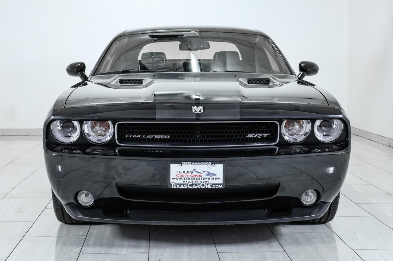 2009 Dodge Challenger SRT8 AUTOMATIC NAVIGATION SUNROOF LEATHER HEATED SEATS BLUETOOTH POWER DRIVER SEAT