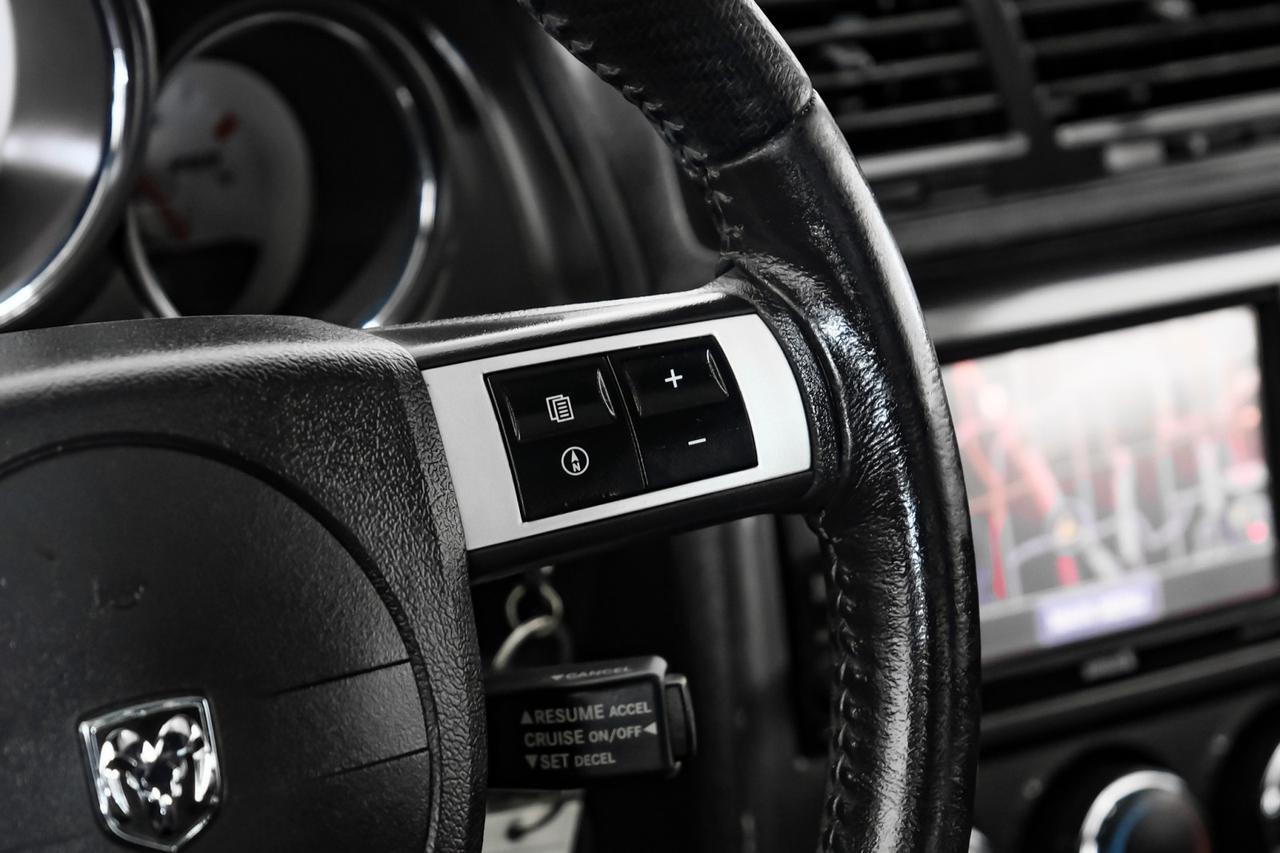 2009 Dodge Challenger SRT8 AUTOMATIC NAVIGATION SUNROOF LEATHER HEATED SEATS BLUETOOTH POWER DRIVER SEAT Carrollton TX