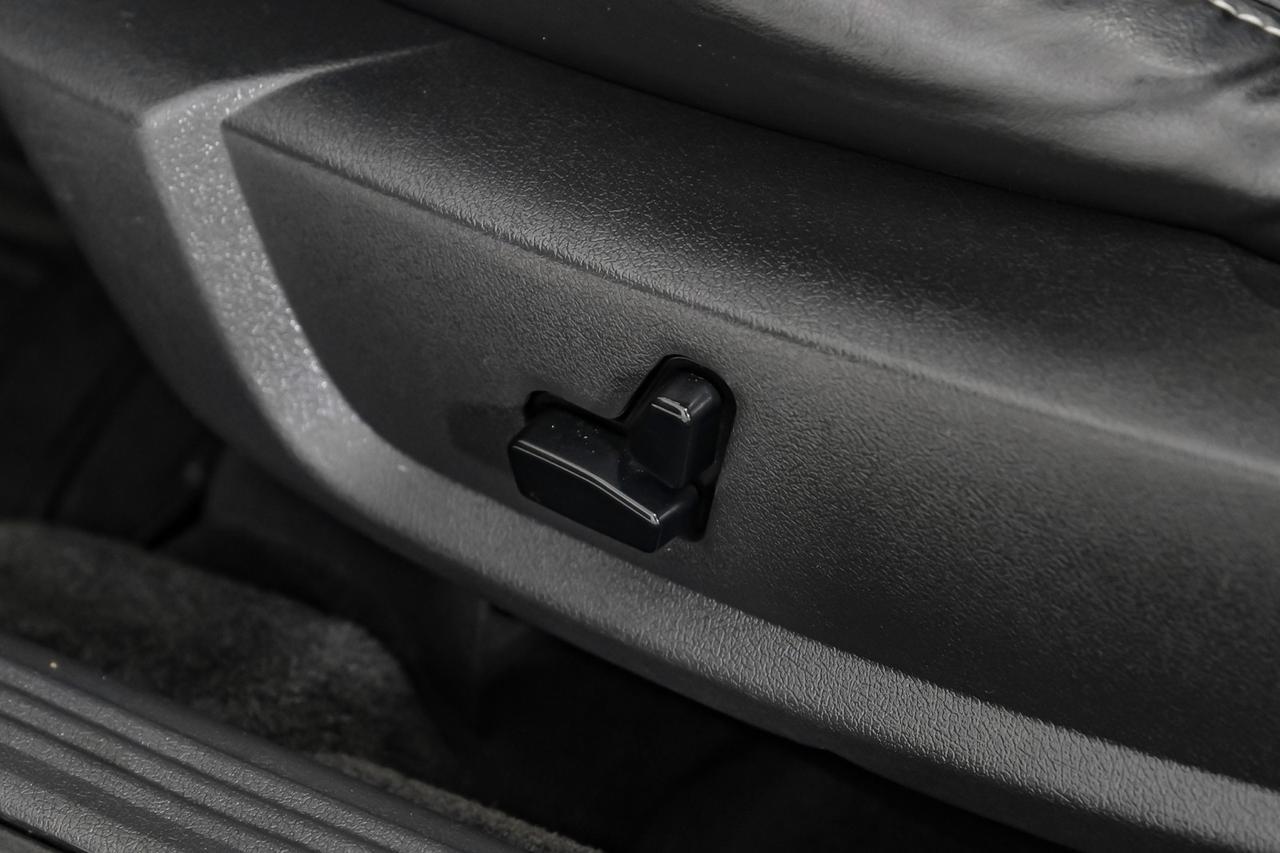 2009 Dodge Challenger SRT8 AUTOMATIC NAVIGATION SUNROOF LEATHER HEATED SEATS BLUETOOTH POWER DRIVER SEAT Carrollton TX