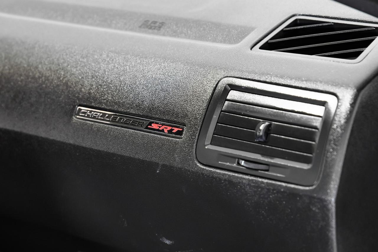 2009 Dodge Challenger SRT8 AUTOMATIC NAVIGATION SUNROOF LEATHER HEATED SEATS BLUETOOTH POWER DRIVER SEAT Carrollton TX