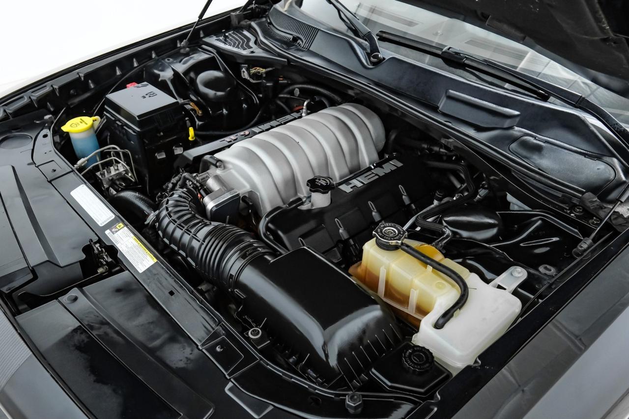 2009 Dodge Challenger SRT8 AUTOMATIC NAVIGATION SUNROOF LEATHER HEATED SEATS BLUETOOTH POWER DRIVER SEAT Carrollton TX