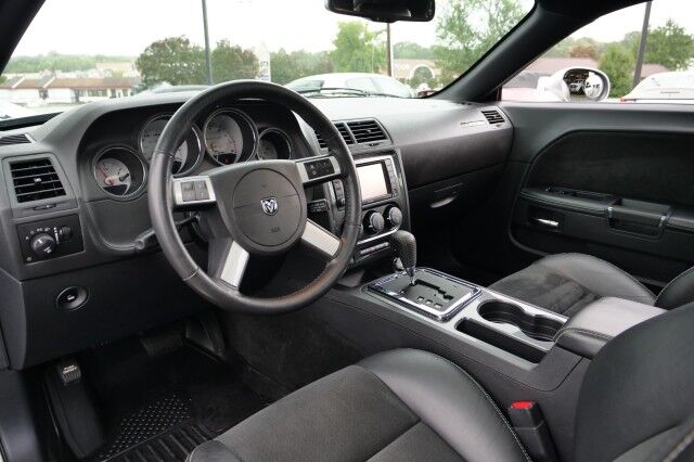 2009 Dodge Challenger SRT8 / Navigation / 6.1L Hemi V8 / Sunroof! High Point NC