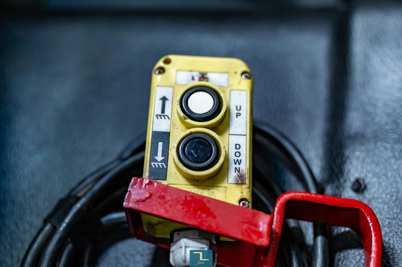 2009 Dodge Ram 5500 4x4 Quad Cab SLT Dump Box Diesel Red Deer AB