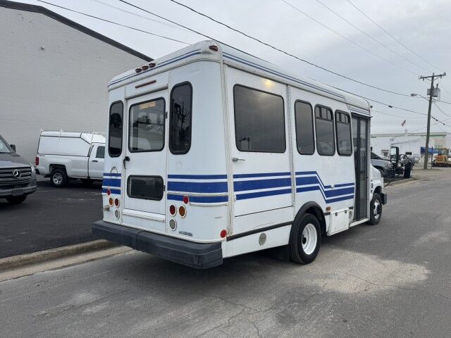 2009 Ford E 350 Wheelchair Capable Bus