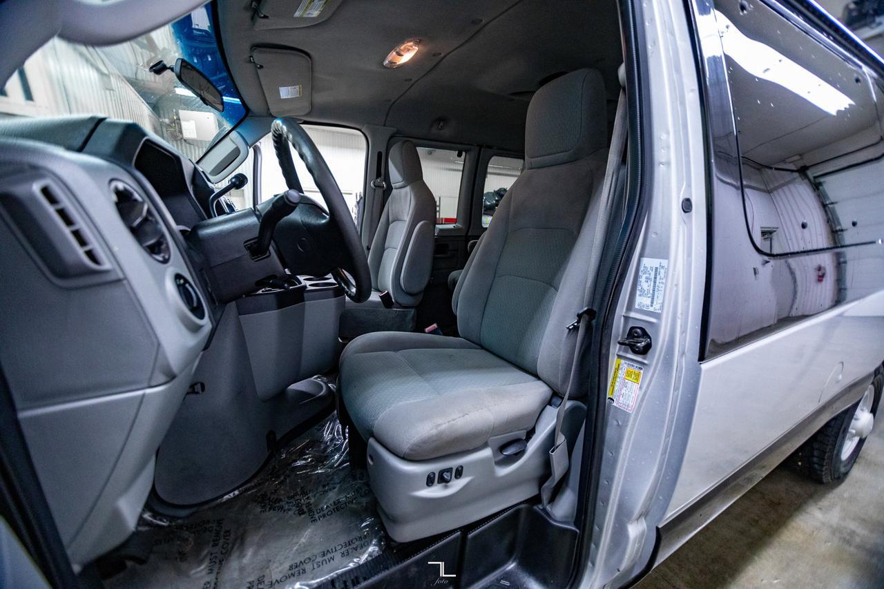 2009 Ford E-350 XLT 15 Passenger Red Deer AB