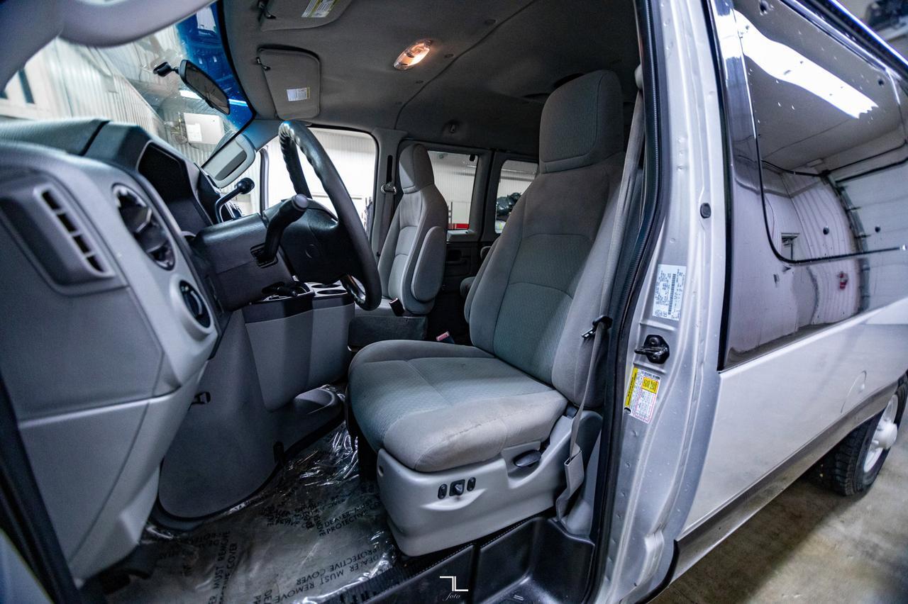 2009 Ford E-350 XLT 15 Passenger Red Deer AB