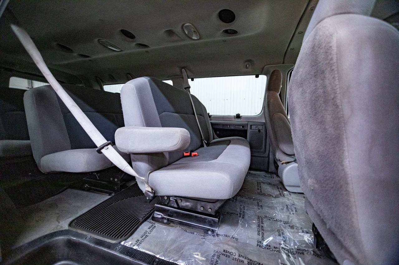 2009 Ford E-350 XLT 15 Passenger Red Deer AB