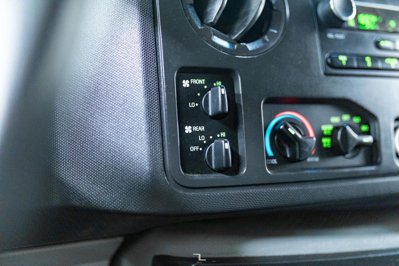 2009 Ford E-350 XLT 15 Passenger Red Deer AB