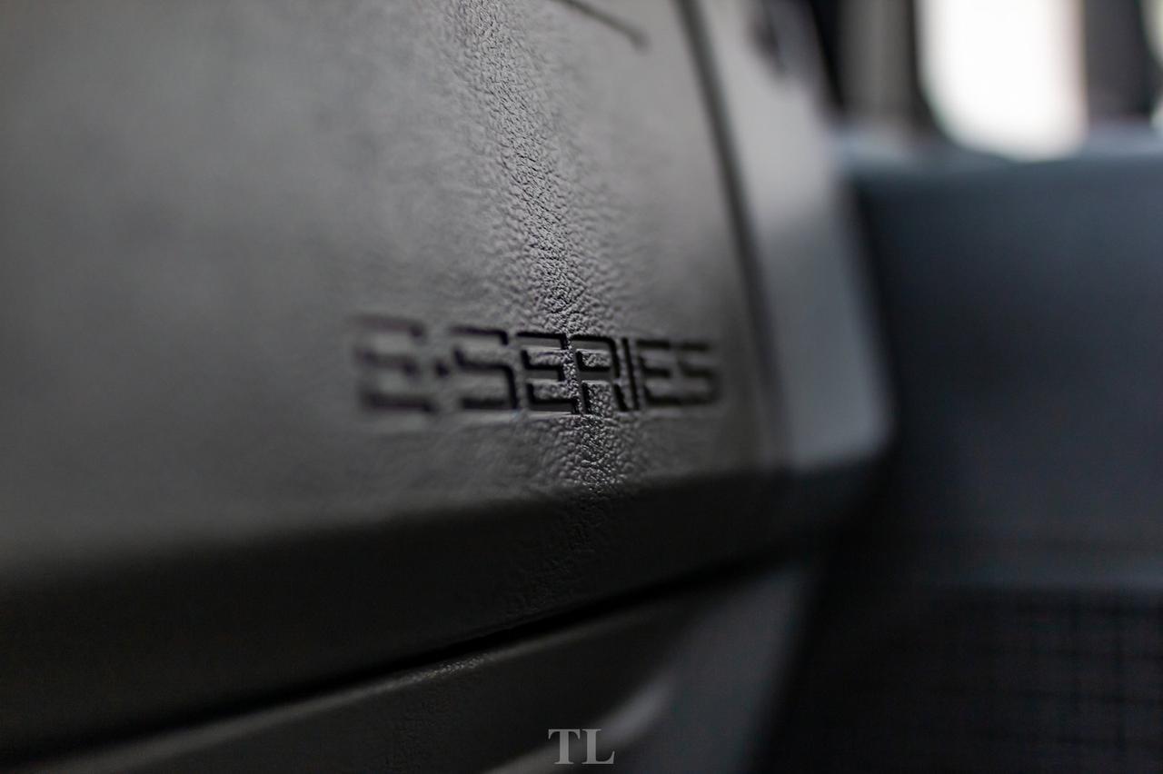 2009 Ford E-350 XLT Extended 15 Passenger Van Red Deer AB