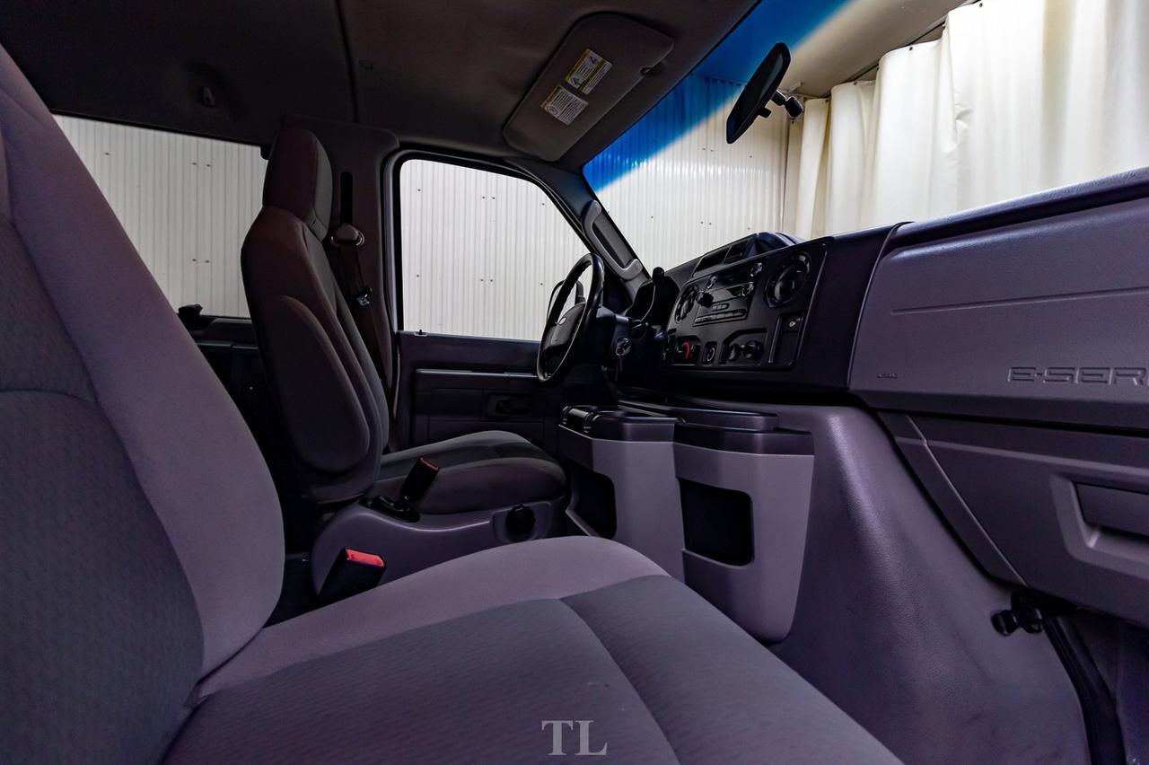 2009 Ford E-350 XLT Extended 15 Passenger Van Red Deer AB