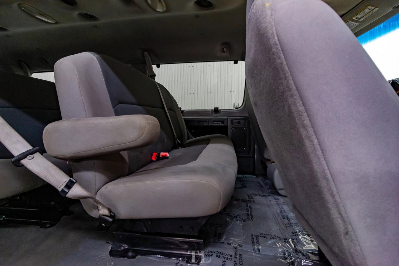 2009 Ford E-350 XLT Extended 15 Passenger Van Red Deer AB
