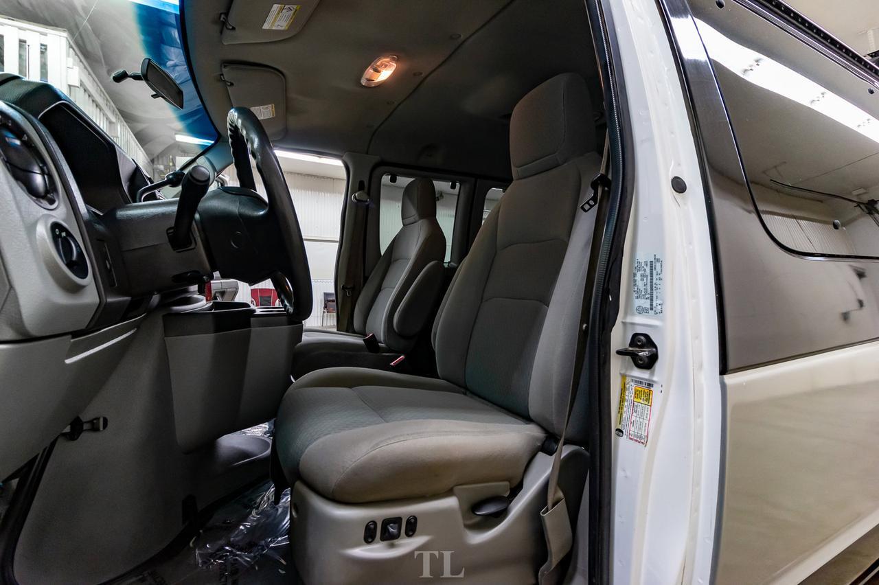 2009 Ford E-350 XLT Extended 15 Passenger Van Red Deer AB