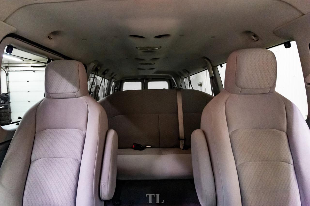 2009 Ford E-350 XLT Extended 15 Passenger Van Red Deer AB