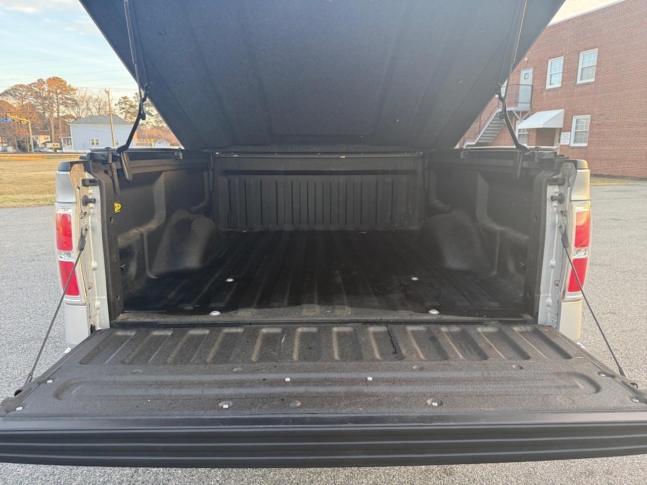 2009 Ford F-150 XL, TONNEAU COVER, RUNNING BOARDS, BLUETOOTH, MANUAL MIRRORS, REMOVABLE TAILGATE W/ KEY, POWER DRIVER SEAT, CLEAN CARFAX, LOW MILES, A HIDDEN GEM READY FOR THE ROAD! Norfolk VA