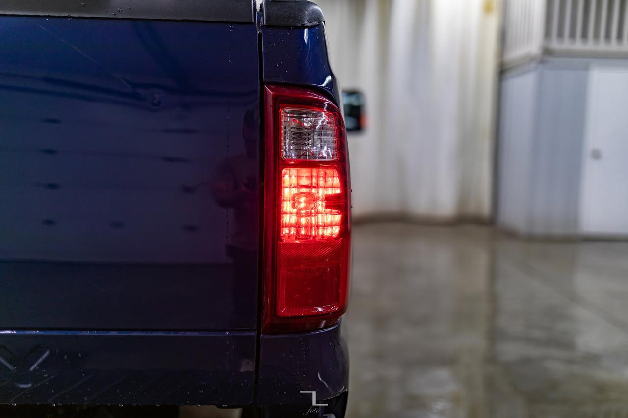 2009 Ford F-250 4x2 Reg Cab XL Longbox Red Deer AB