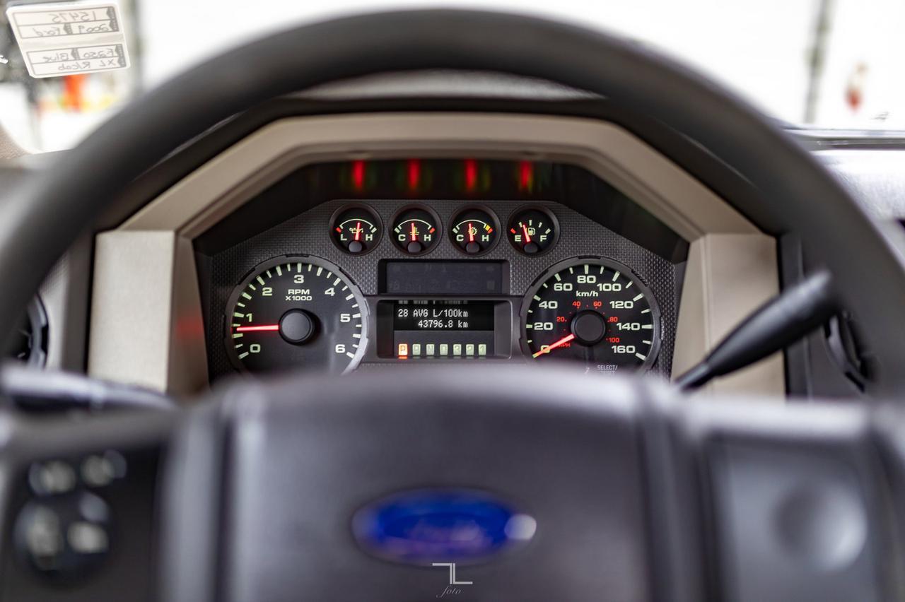 2009 Ford F-250 4x2 Reg Cab XL Longbox Red Deer AB