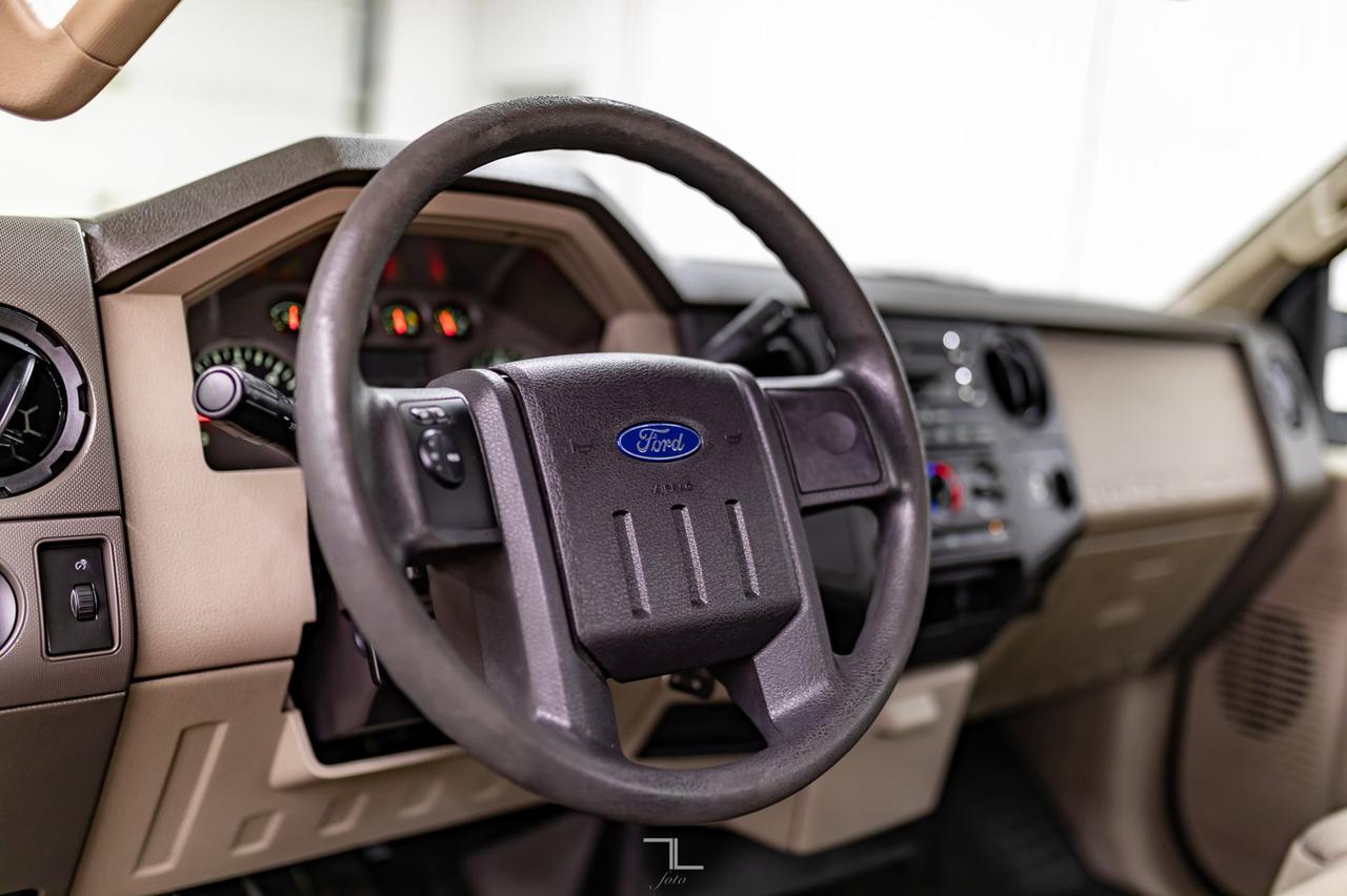 2009 Ford F-250 4x2 Reg Cab XL Longbox Red Deer AB