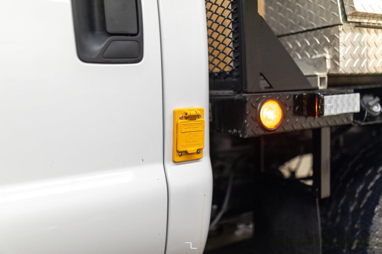 2009 Ford F-250 4x4 Crew Cab XLT Wild Fire Truck Red Deer AB