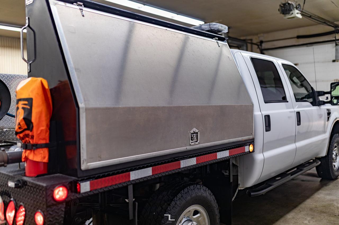 2009 Ford F-250 4x4 Crew Cab XLT Wild Fire Truck Red Deer AB