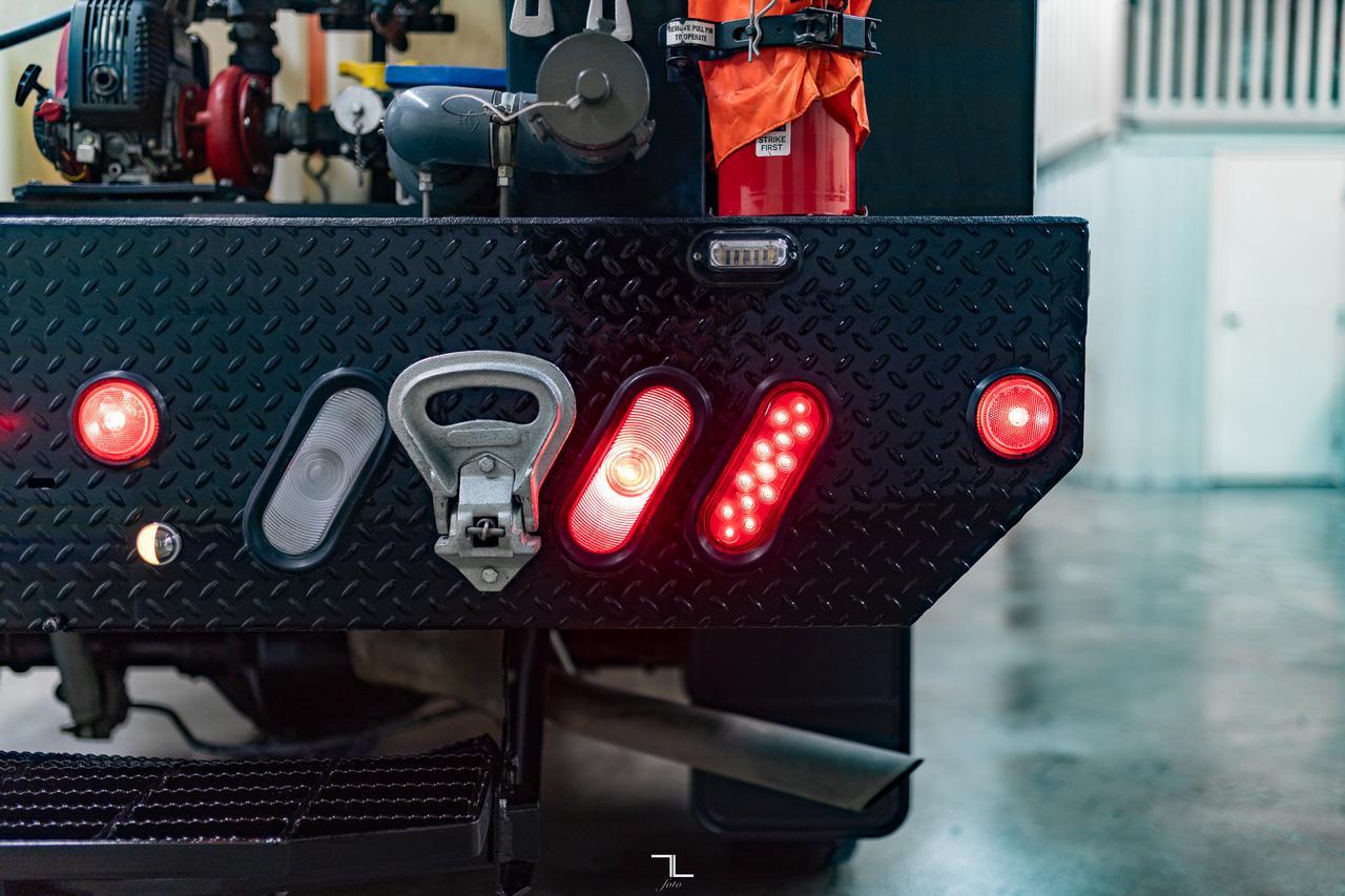 2009 Ford F-250 4x4 Crew Cab XLT Wild Fire Truck Red Deer AB