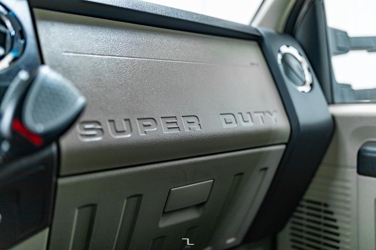 2009 Ford F-250 4x4 Crew Cab XLT Wild Fire Truck Red Deer AB