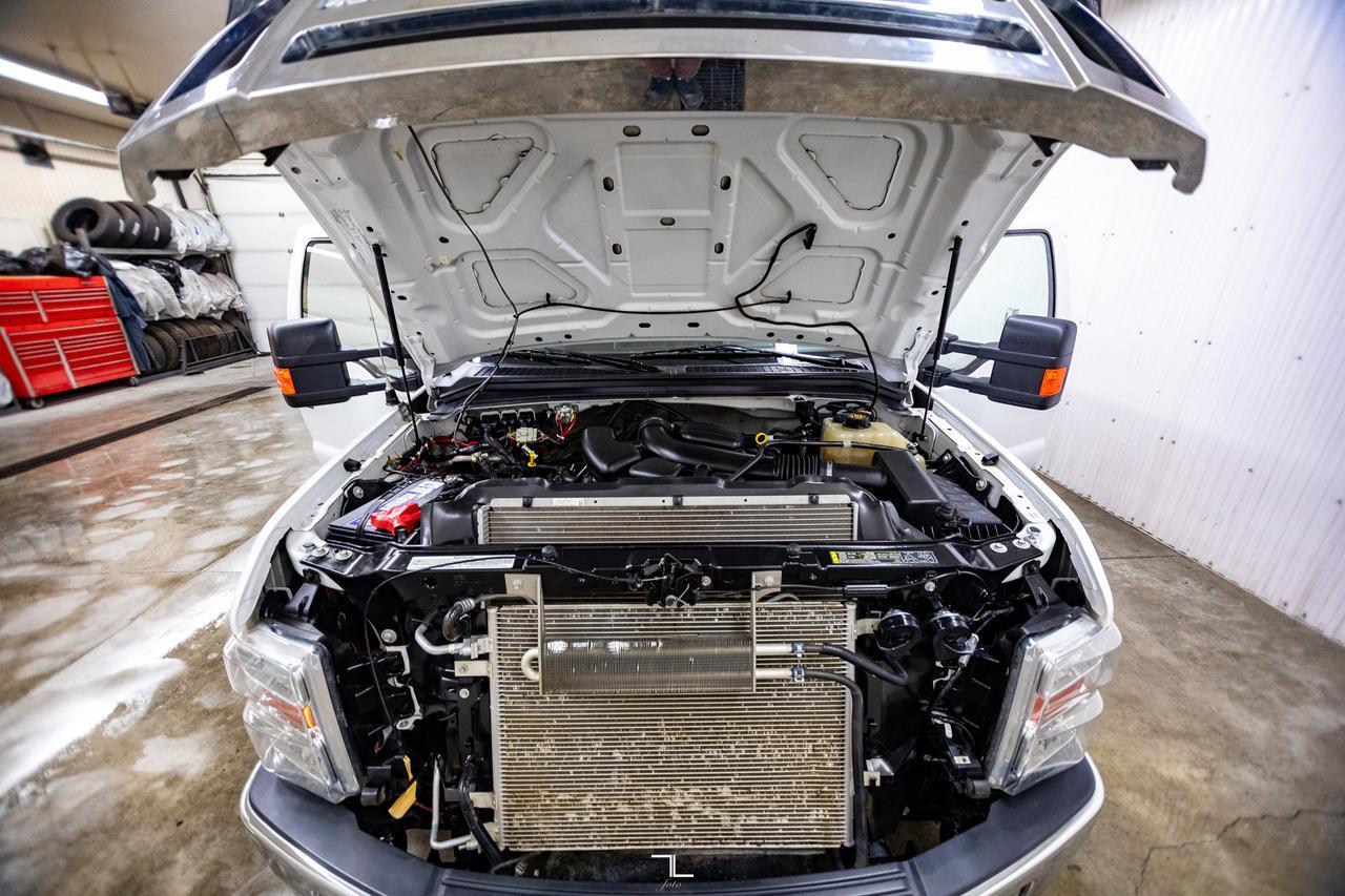 2009 Ford F-250 4x4 Crew Cab XLT Wild Fire Truck Red Deer AB