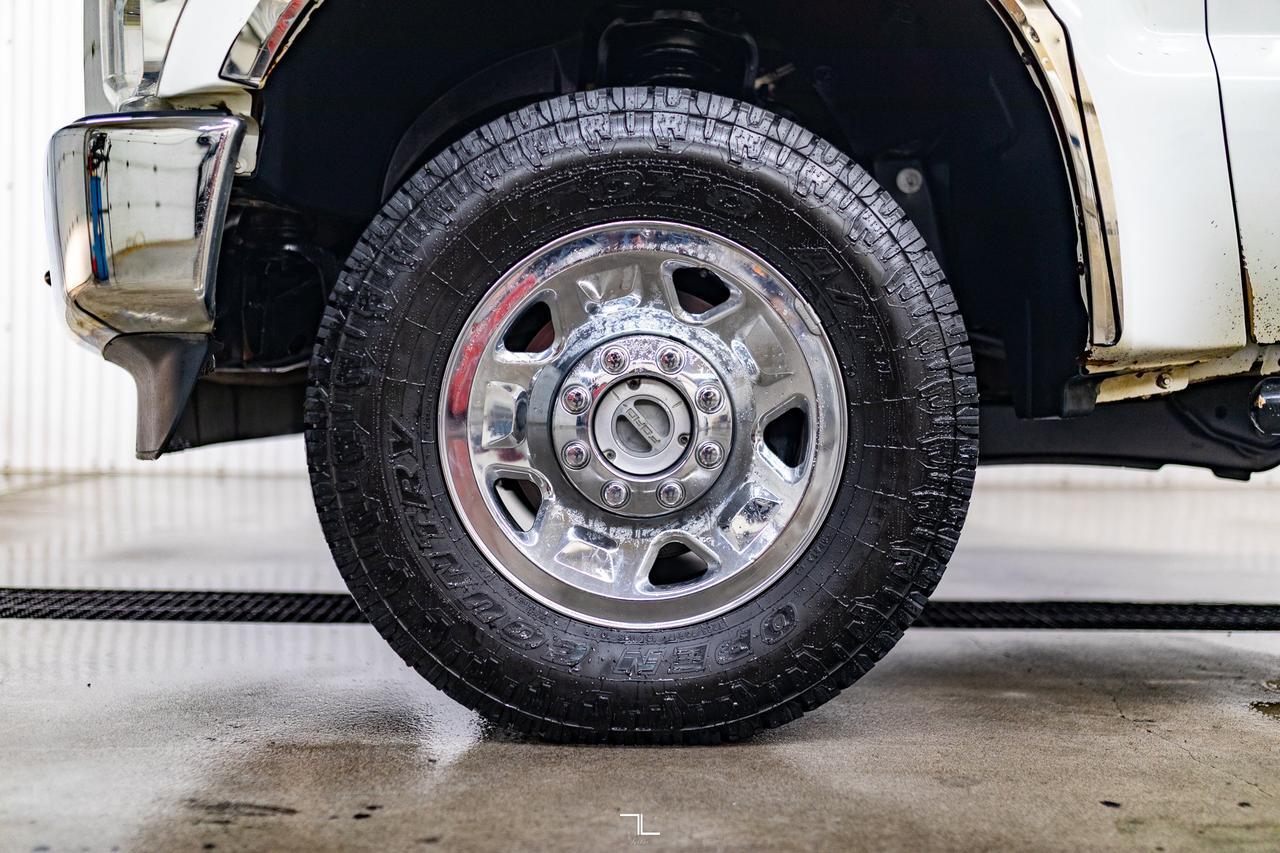 2009 Ford F-250 4x4 Crew Cab XLT Wild Fire Truck Red Deer AB